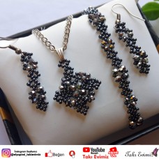 Kum Boncuk Kristal Taşlı Küpe Kolye ve Bileklik